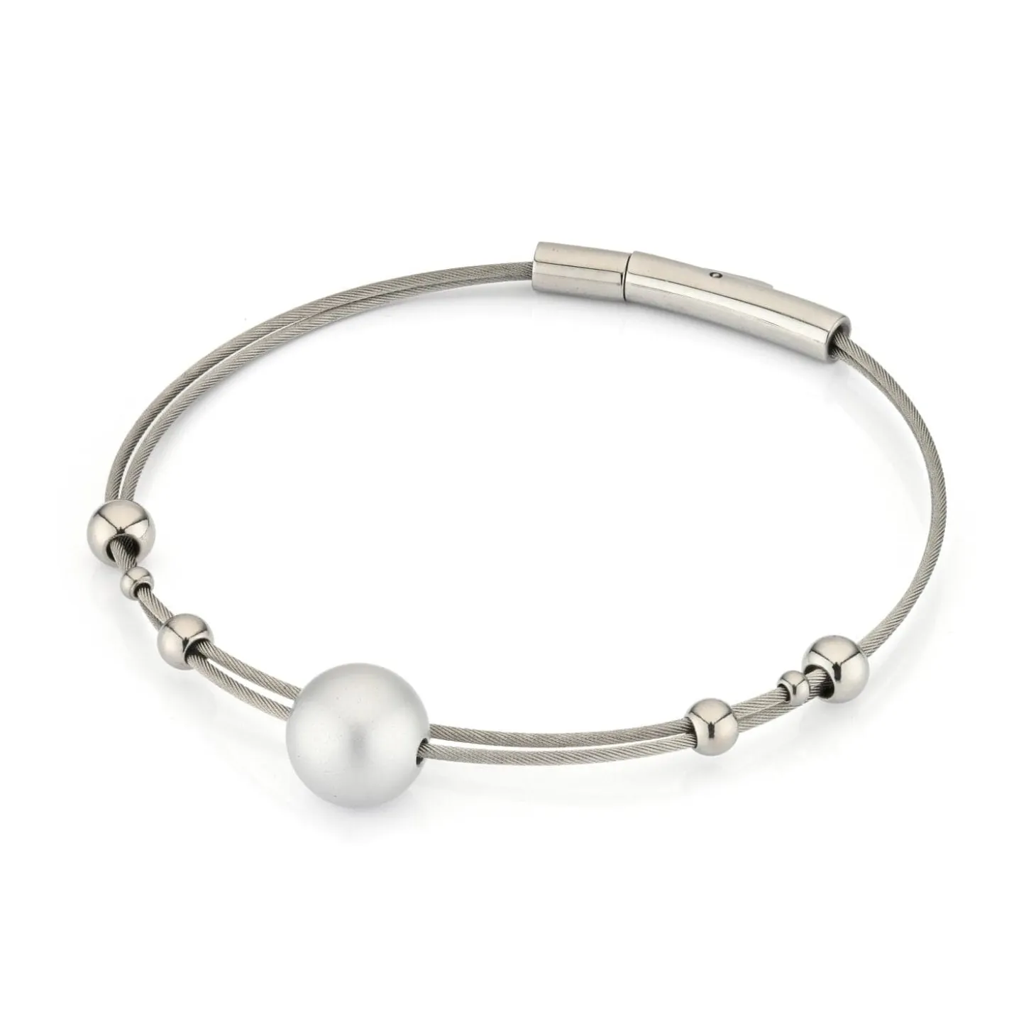 armband_bolletjes_met_zil_0.webp Armband bolletjes met zilveren bol A274