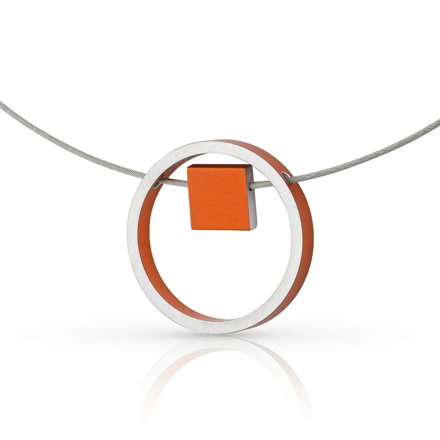 ketting_evy_oranje_ring_m_1.webp Ketting EVY Oranje Ring met vierkantje | C277O